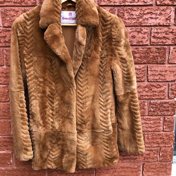 European Rabbit In New Condition Fur Coat - Picture 4 of 9